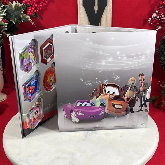 Disney INFINITY Tri-fold Power Game Disc Album w/20 Disc Included - Picture 9 of 9